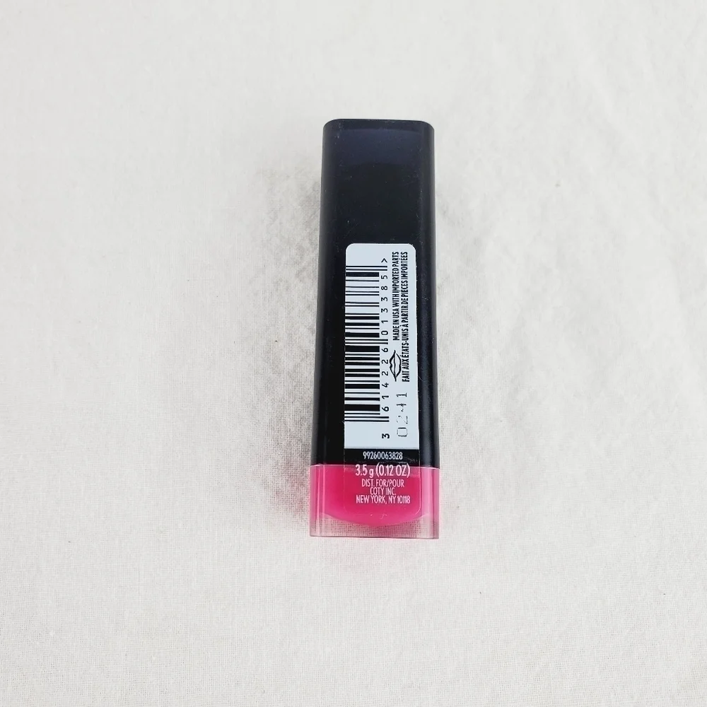 LAST ONE 🔥COVERGIRL Exhibitionist Lipstick Crem 445 just saying